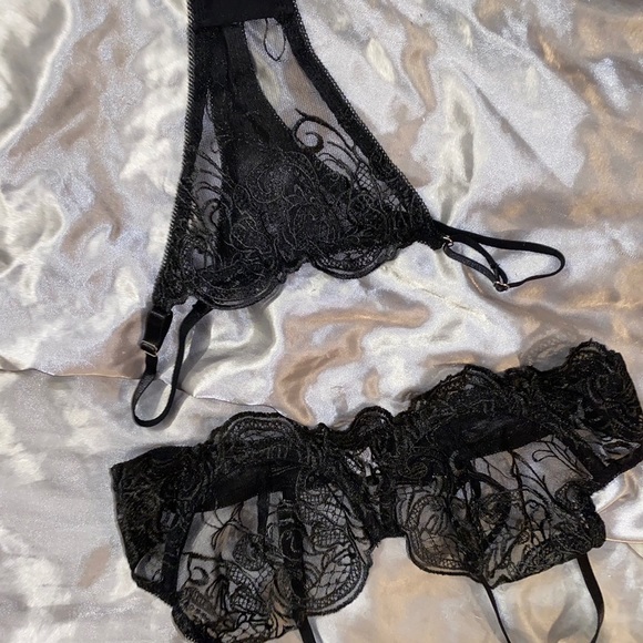 LINGERIE - Picture 4 of 4